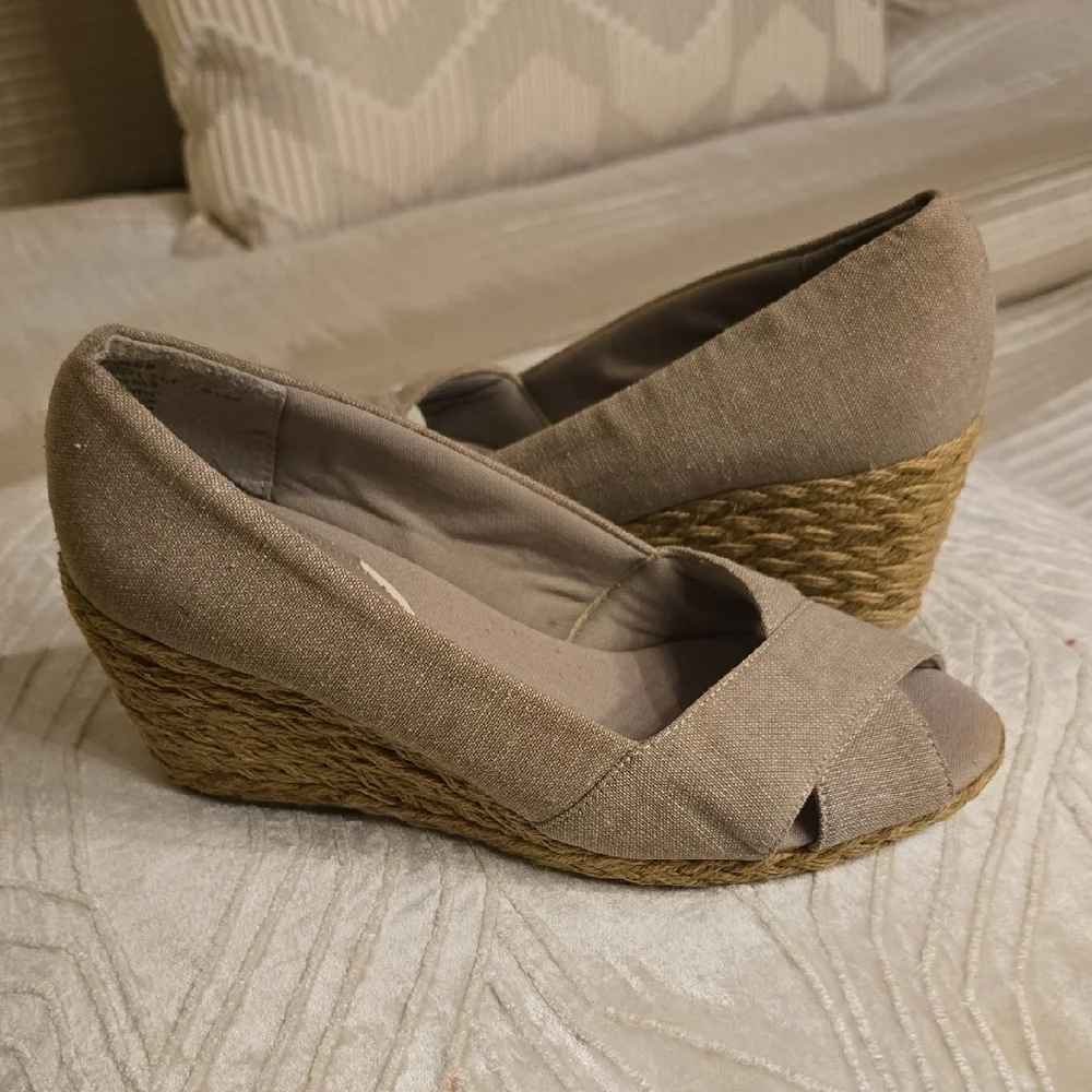 Chaps Taupe Wedge Sandals